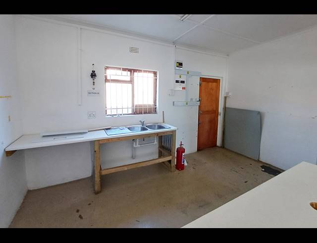 245M² BUSINESS CENTRE FOR SALE IN KLEINMOND CENTRAL